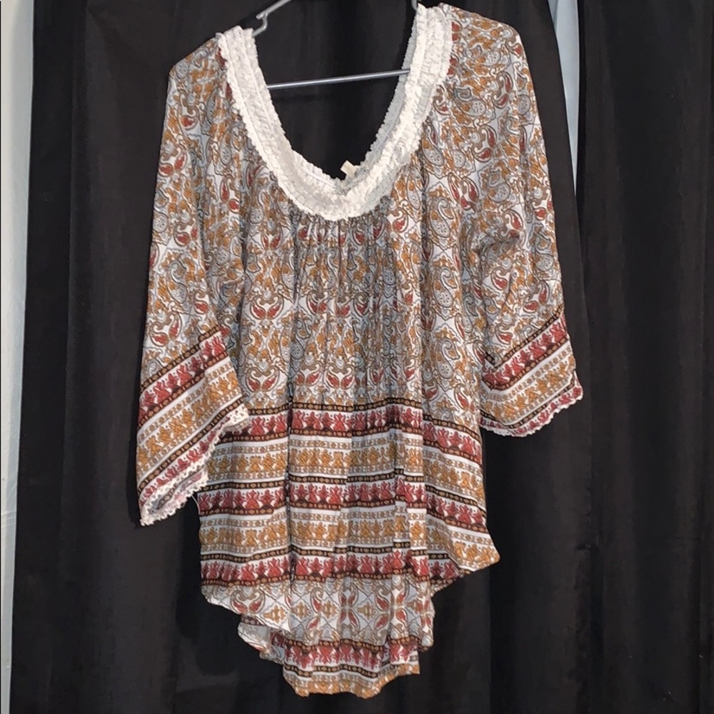 Plus size boho peasant light weight print top ❤️